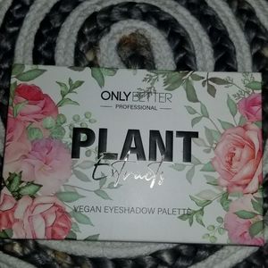 Vegan eye shadow palette